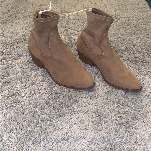 Universal Thread Booties - Picture 2 of 3